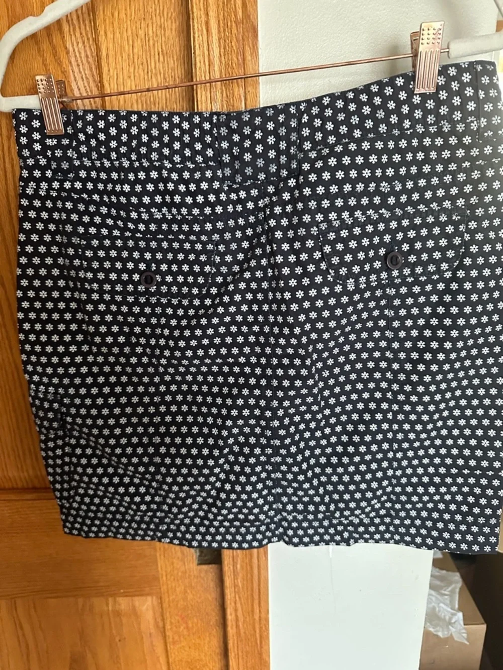 Lands' End Navy and White Daisy Patterned Skort Atheltic Outdoors Hiking
